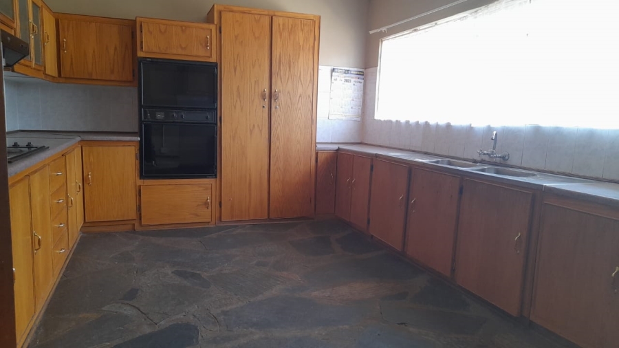 3 Bedroom Property for Sale in Hartbeesfontein North West